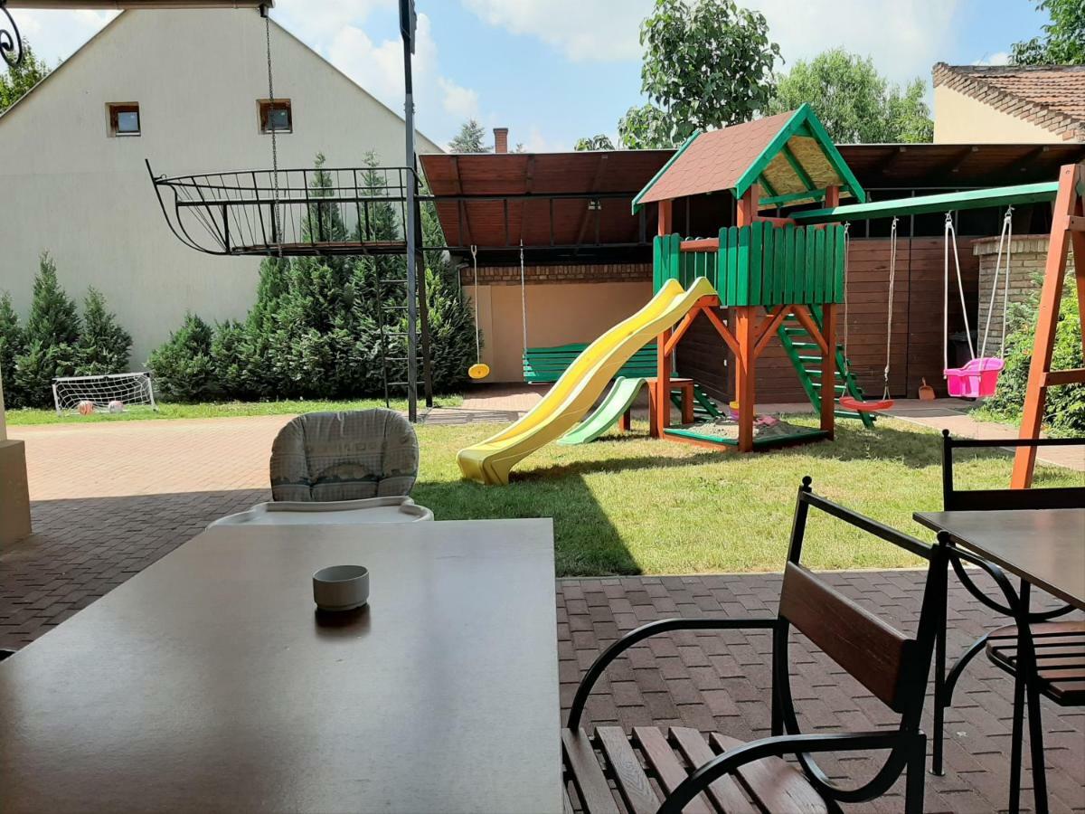 Gyulai Mesehaz Apartman Экстерьер фото